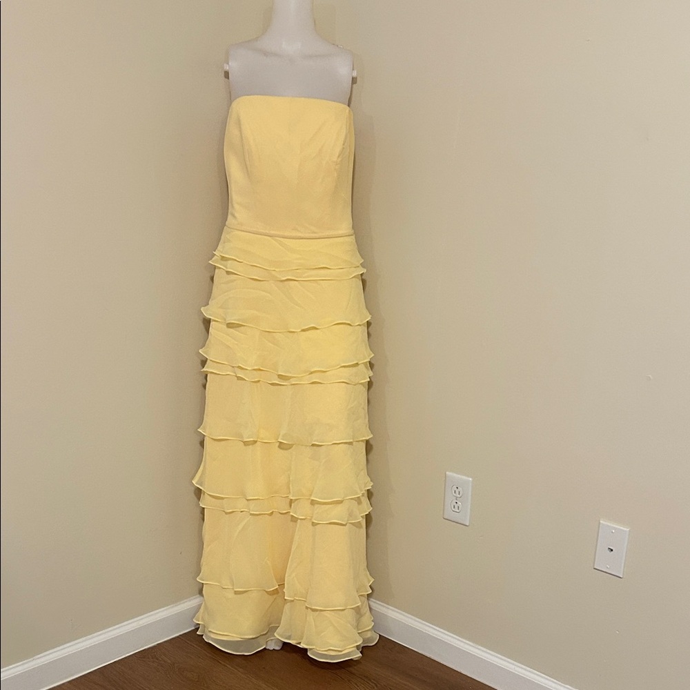 Chic Strapless Yellow Ruffle Dress
